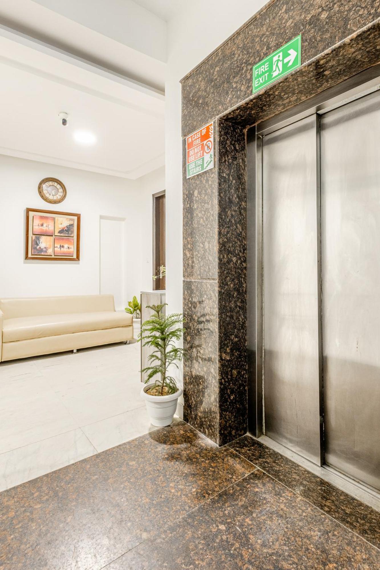 Lime Tree Service Apartment Golf Course Road, Gurgaon Eksteriør billede